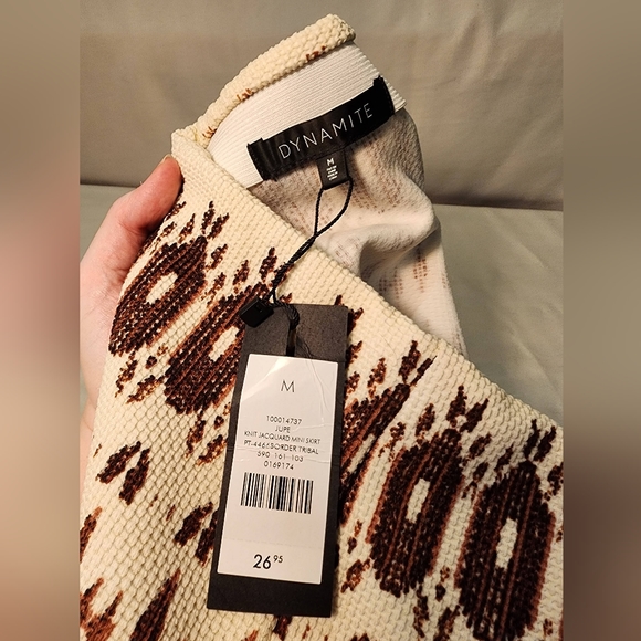 Medium sized Dynamite mini skirt - Picture 2 of 2